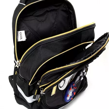 Školní batoh Goal, černý se zlatými zipy, zpevněné dno