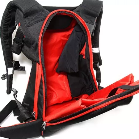 Sportovní batoh Target, černý s červeným lemováním