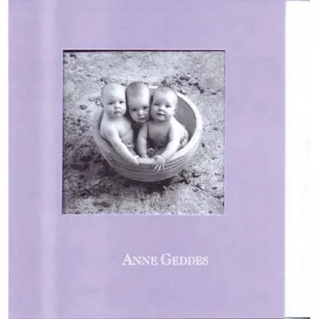 Blahopřání Anne Geddes, tři miminka v květináči bez textu