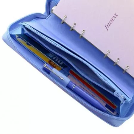 Filofax, Diář Saffiano Zip, Osobní compact, pastelová modrá
