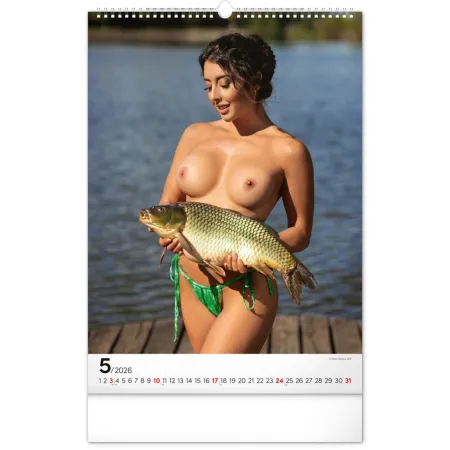 Nástěnný kalendář Girls and Carps 2026, 33 x 46 cm