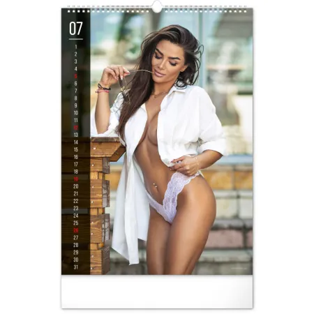 Nástěnný kalendář Girls Exclusive 2026, 33 x 46 cm