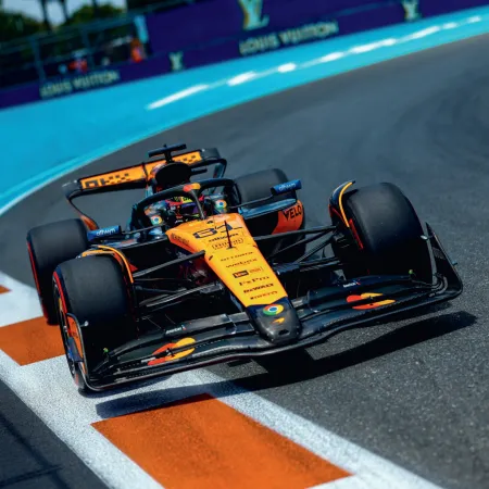 NOTIQUE Poznámkový kalendář Formule – Jiří Křenek 2026, 30 x 30 cm