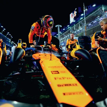 NOTIQUE Poznámkový kalendář Formule – Jiří Křenek 2026, 30 x 30 cm