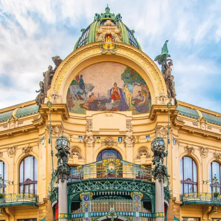 NOTIQUE Poznámkový kalendář Praha 2026, 30 x 30 cm