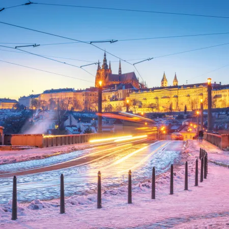 NOTIQUE Poznámkový kalendář Praha 2026, 30 x 30 cm