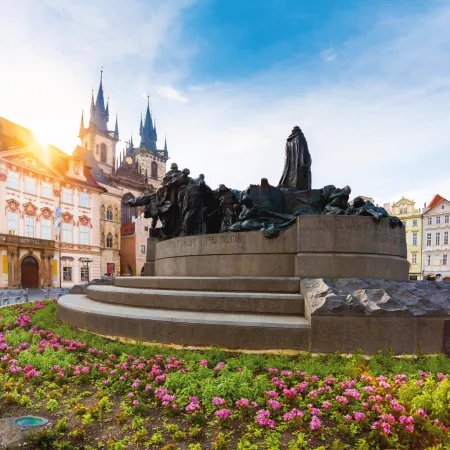 NOTIQUE Poznámkový kalendář Praha 2026, 30 x 30 cm