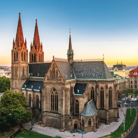 NOTIQUE Poznámkový kalendář Praha 2026, 30 x 30 cm