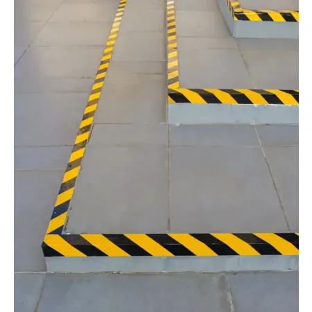 Páska výstražná lepící černo žlutá 48 x 50 PVC 130-1960